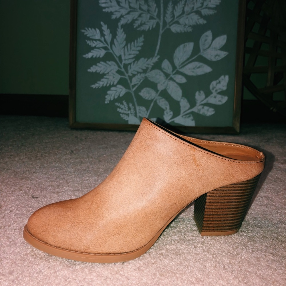 Slide on wedges! Perfect for the office💻